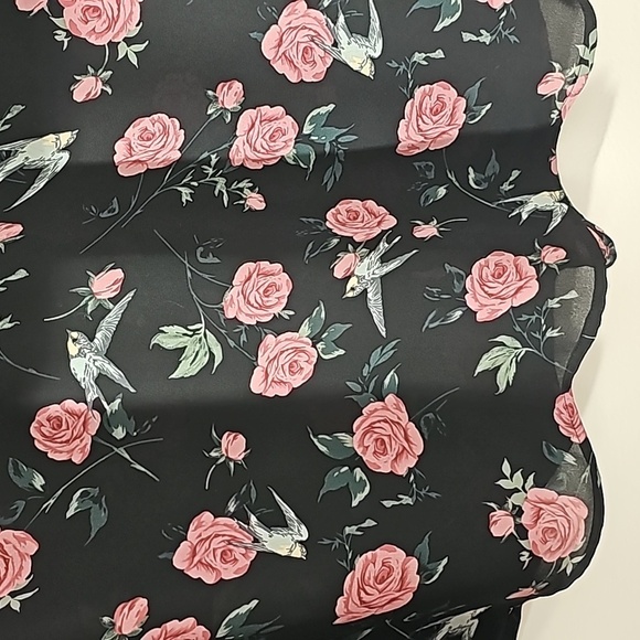 Catherine Malandrino blouse, size 2X. Black with roses and lovely blue birds. - Picture 5 of 12